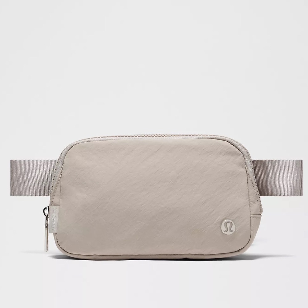 Lululemon Everywhere Belt Bag | Crossbody | Fanny Pack | Athleisure | Neutral